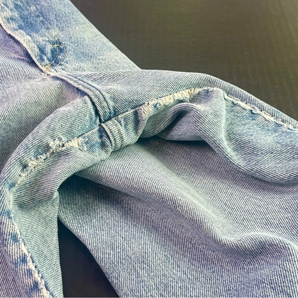 Lee Men's Relaxed Fit Light Blue Jeans - Picture 4 of 9